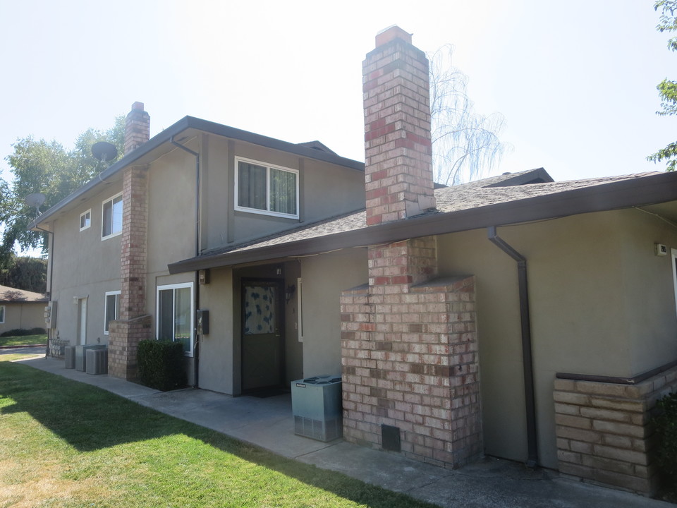 2915 Norcade Cir in Sacramento, CA - Building Photo