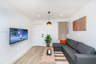 3321 NW 19th Terrace in Miami, FL - Building Photo - Building Photo