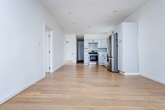5 Exchange St, Unit 2 in Lawrence, MA - Building Photo - Building Photo