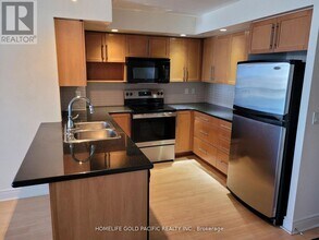 23 Cox Blvd in Markham, ON - Building Photo - Building Photo