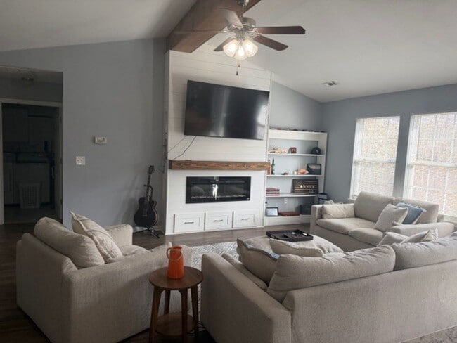 15915 Tracker Ln in St. Robert, MO - Building Photo - Building Photo