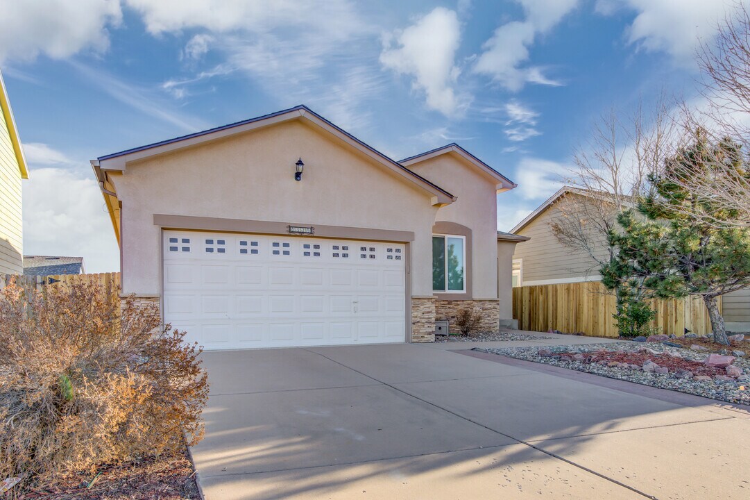 8325 Hames Dr in Colorado Springs, CO - Building Photo
