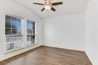 2864 Hearthsong Loop in Round Rock, TX - Building Photo - Building Photo