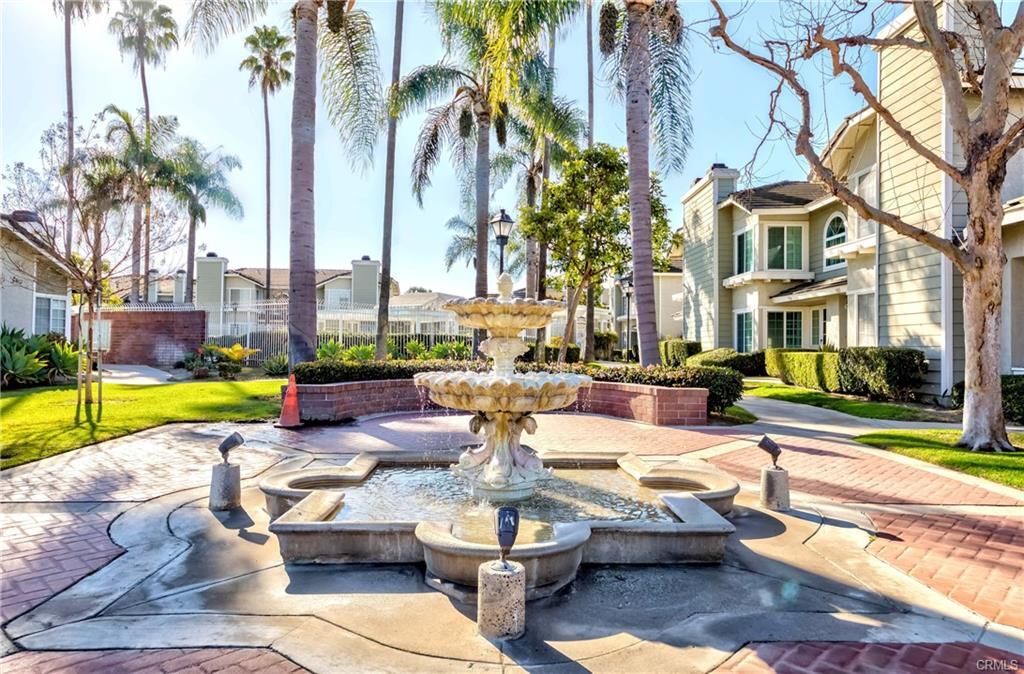 2044 W Hastings Way in Anaheim, CA - Building Photo