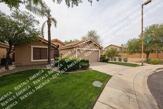 9429 E Camino Del Santo in Scottsdale, AZ - Building Photo - Building Photo