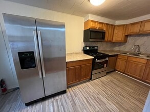 235 W Wyncliffe Ave in Clifton Heights, PA - Building Photo - Building Photo