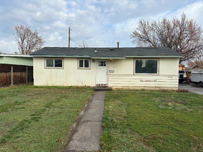 property at 1260 E 4th N