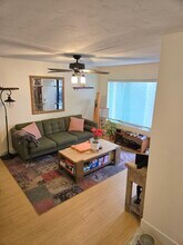 4262 Wilson Ave, Unit 6 in San Diego, CA - Foto de edificio - Building Photo