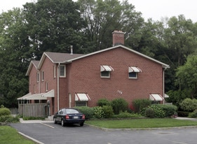 178 Plains Rd E in Burlington, ON - Building Photo