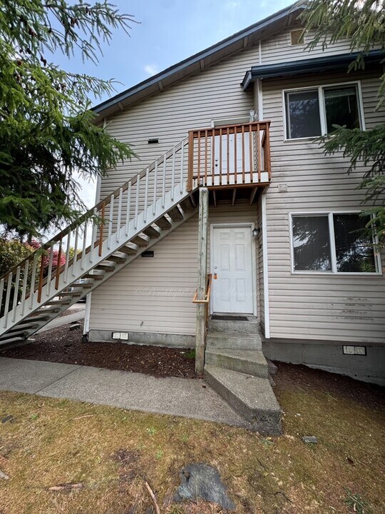 1343 Pacific St in Bellingham, WA - Building Photo