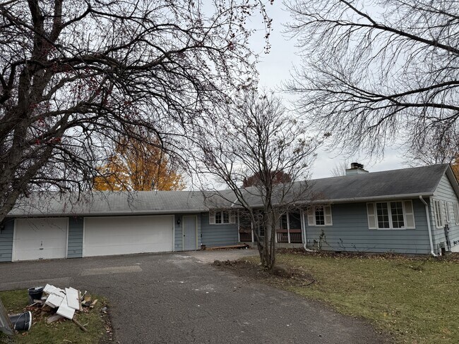 5500 Vagabond Ln N in Plymouth, MN - Building Photo - Building Photo