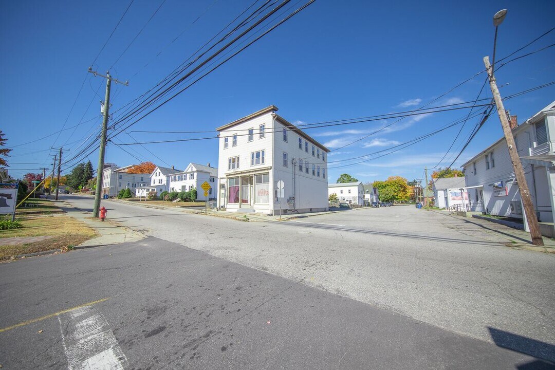 72-76 Prospect Street, #76 in Plainfield, CT - Building Photo