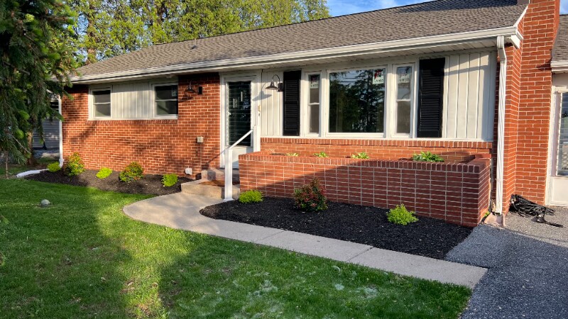 2052 Miller Rd in East Petersburg, PA - Building Photo