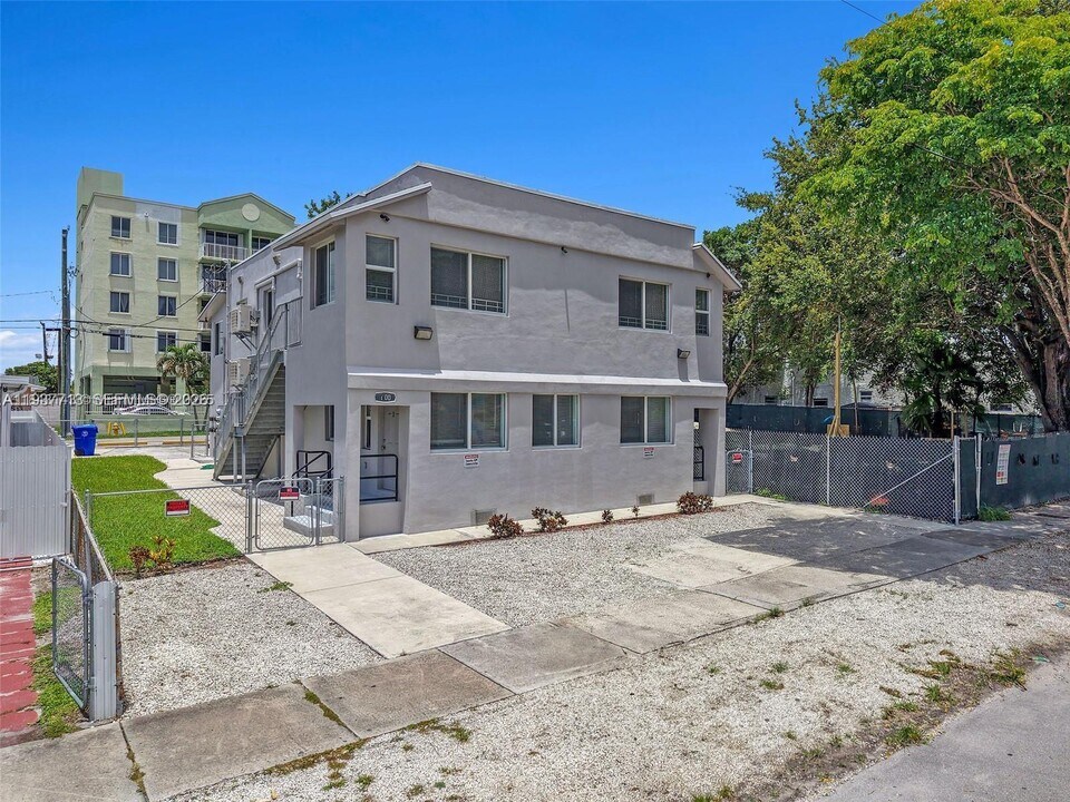 600 NW 25th Ct in Miami, FL - Building Photo
