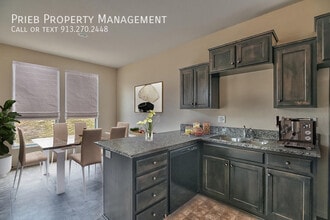 2032 S 137 St in Bonner Springs, KS - Building Photo - Building Photo