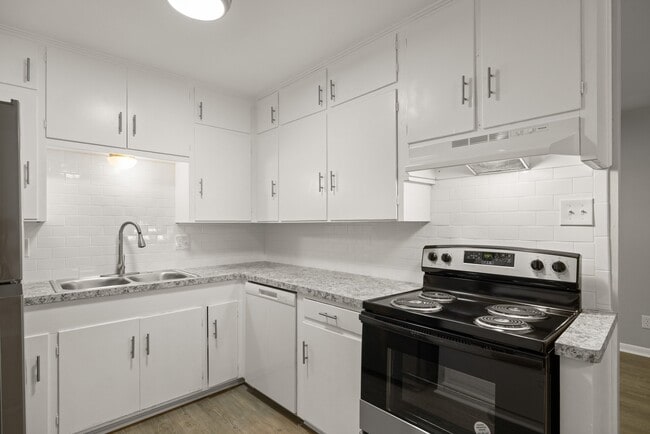 3531 Midwest Dr in Bryan, TX - Building Photo - Building Photo