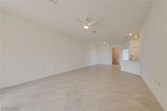 2620 Vine Ave in Naples, FL - Foto de edificio - Building Photo
