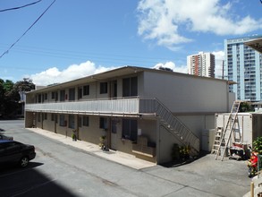 2551 Kapiolani Blvd in Honolulu, HI - Foto de edificio - Building Photo