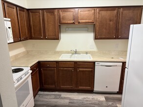 401 S Marietta St, Unit 2 in Verona, WI - Foto de edificio - Building Photo