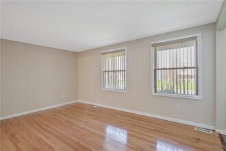 6380 Jane Ln in Cicero, NY - Building Photo - Building Photo