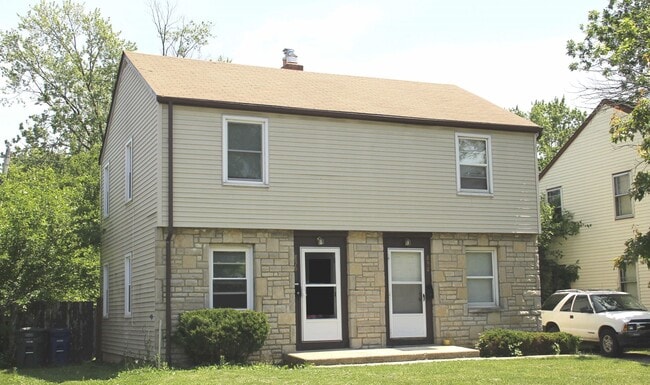 property at 896-898-898 S Harris Ave