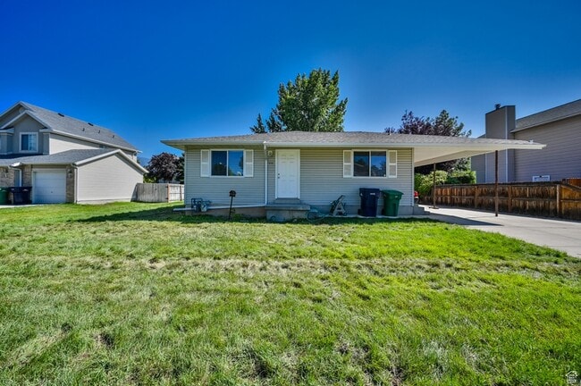 916 Vics Rd