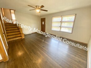 1324 E 81st Terrace in Kansas City, MO - Foto de edificio - Building Photo