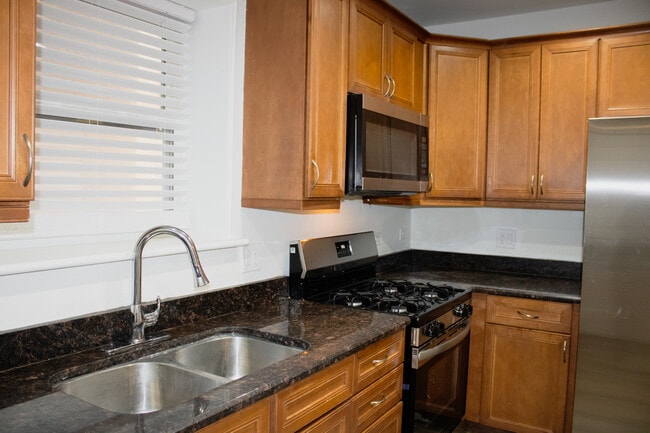 2007 W Fargo Ave in Chicago, IL - Building Photo - Building Photo