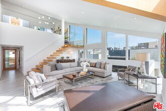 18 Union Jack St in Marina Del Rey, CA - Foto de edificio - Building Photo