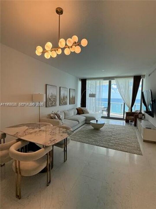 15701 Collins Ave in Sunny Isles Beach, FL - Building Photo