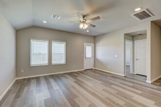 4109 Sara Pk Dr in Yukon, OK - Building Photo - Building Photo