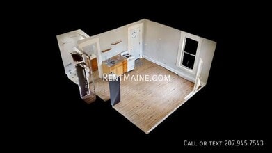 76 Court St in Bangor, ME - Foto de edificio - Building Photo