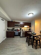 40 Depot St-Unit -3 in Douglas, MA - Foto de edificio - Building Photo