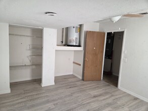 12841 Kellywood Cir in Hudson, FL - Building Photo - Building Photo