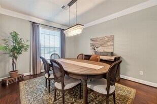 10 Cayuga Pond Ct in Spring, TX - Building Photo