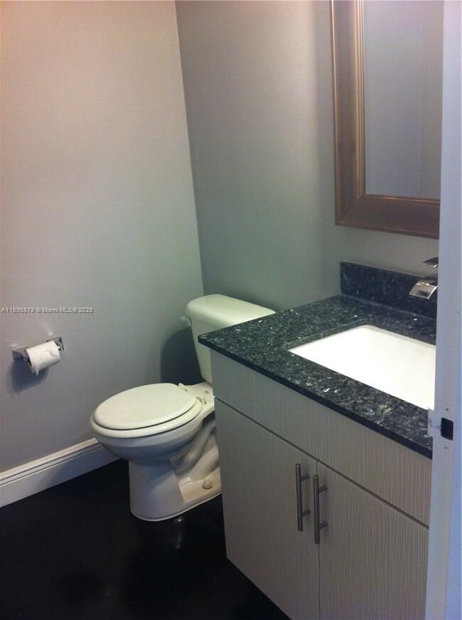 16558 NE 26th Ave in North Miami Beach, FL - Building Photo - Building Photo