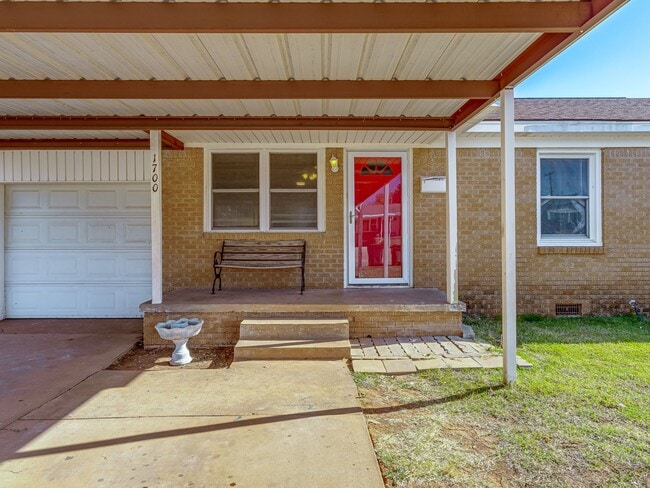 property at 1700 Hanna Dr