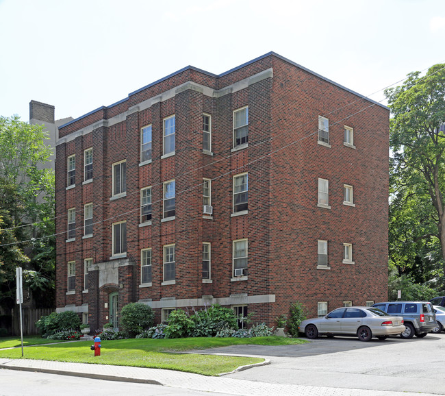 Duke of Kent Apartments in Hamilton, ON - Building Photo - Primary Photo