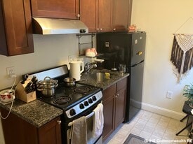 4 Forster St, Unit 1 in Somerville, MA - Building Photo