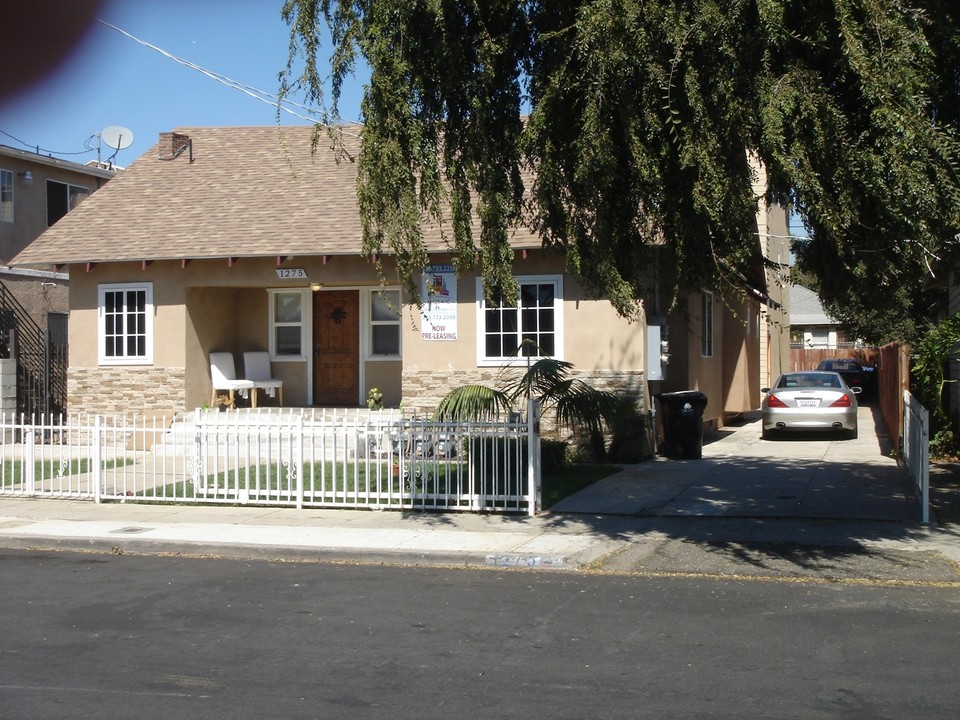 1275 W 35th St in Los Angeles, CA - Building Photo