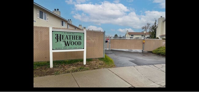 2111 N Houk Rd, Unit 5 in Spokane Valley, WA - Foto de edificio - Building Photo