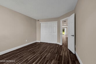 67 Greenwood Dr in Freehold, NJ - Building Photo - Building Photo