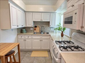 2255 Montrose Ave in Montrose, CA - Building Photo - Building Photo