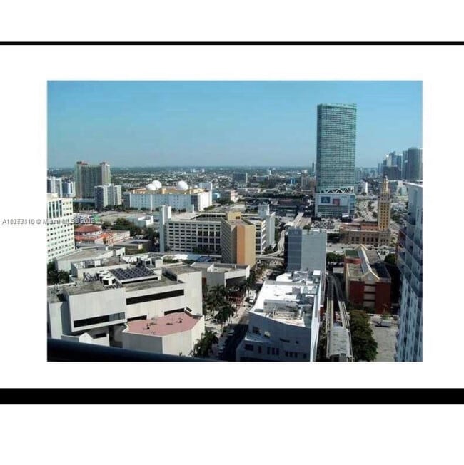 1600 NE 1st Ave, Unit 2901 in Miami, FL - Foto de edificio - Building Photo