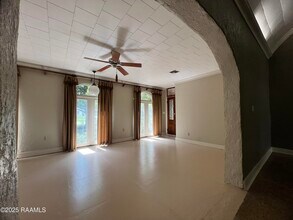 301 N Mall St in Lafayette, LA - Building Photo - Building Photo