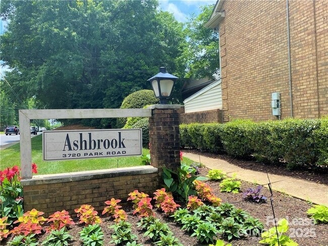 property at 3722 Park Rd