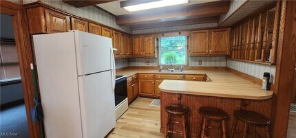 9090 Radcliffe Rd in Adamsville, OH - Building Photo - Building Photo