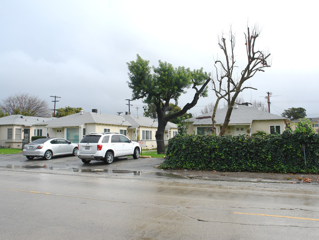 5924-5934 Cahuenga Blvd in North Hollywood, CA - Foto de edificio - Building Photo