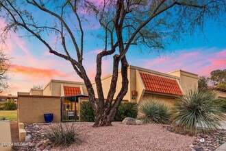 841 Camino Corrida in Oro Valley, AZ - Building Photo - Building Photo
