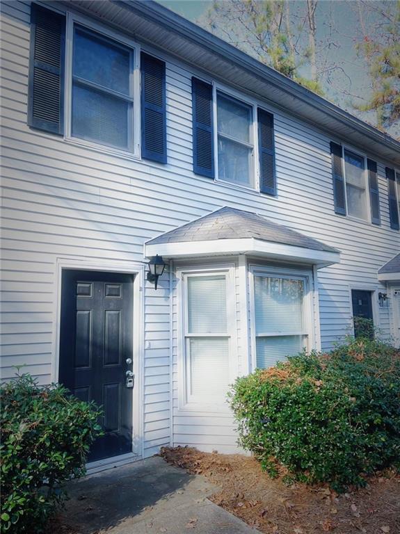 property at 1550 Oakpoint Dr SW